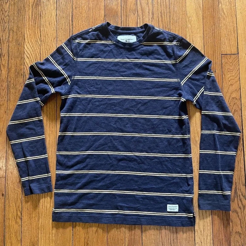 Modern Amusement Mens Long Sleeve Pullover Shirt Size Small - Picture 1 of 9